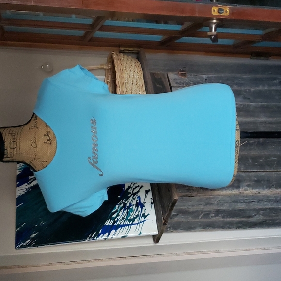 💙Vintage Gorgeous blue "Famous" tee by Gap. Size M. Like new.💙 - Picture 5 of 6